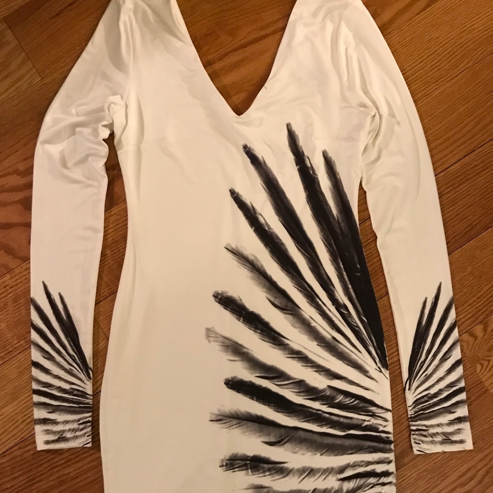 BEBE Ink brushstroke white Feather dress! Sexy! S